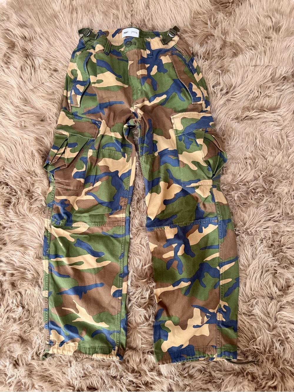 RARE Aritzia TNA Camo Cargo Pants in Green Blue Brown Size 0